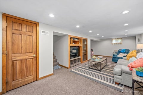 Tiny photo for 249 W Butterfield Road, Elmhurst, IL 60126 (MLS # 12790138)