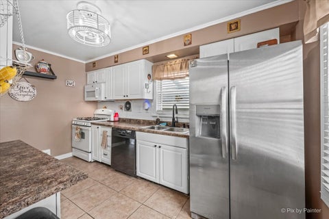 Tiny photo for 249 W Butterfield Road, Elmhurst, IL 60126 (MLS # 12790138)