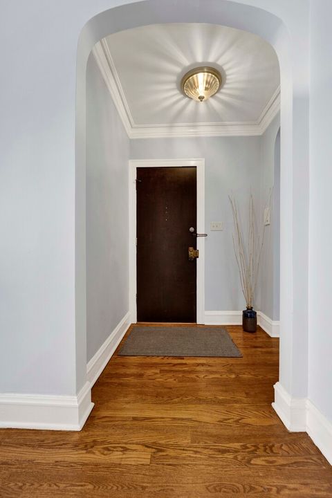 Tiny photo for 826 Michigan Avenue #2B, Evanston, IL 60202 (MLS # 12461365)