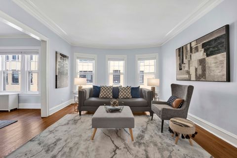 Tiny photo for 826 Michigan Avenue #2B, Evanston, IL 60202 (MLS # 12461365)