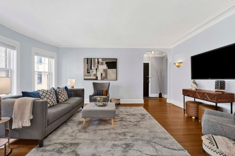 Tiny photo for 826 Michigan Avenue #2B, Evanston, IL 60202 (MLS # 12461365)