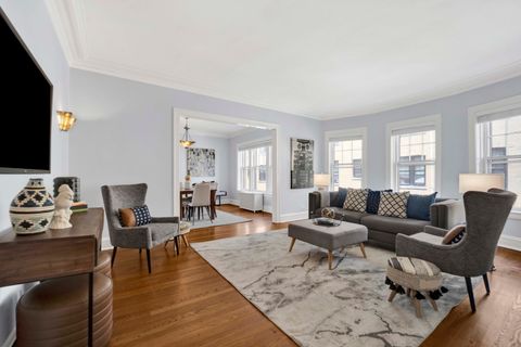Tiny photo for 826 Michigan Avenue #2B, Evanston, IL 60202 (MLS # 12461365)