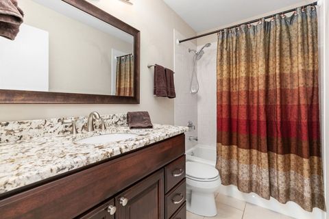Tiny photo for 1211 Parliament Court, Libertyville, IL 60048 (MLS # 12460728)