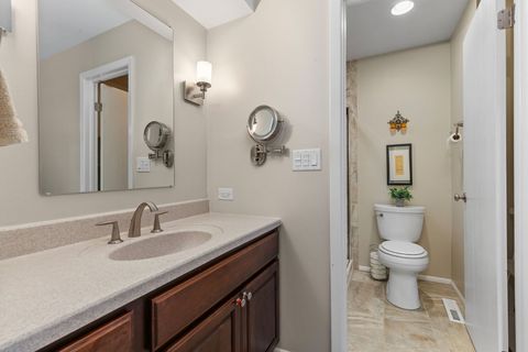 Tiny photo for 1211 Parliament Court, Libertyville, IL 60048 (MLS # 12460728)
