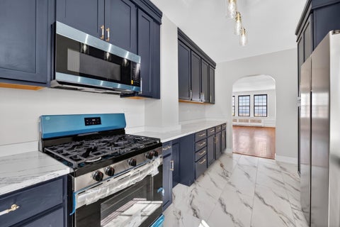 Tiny photo for 6901 S Oglesby Avenue #10A, Chicago, IL 60649 (MLS # 12678737)