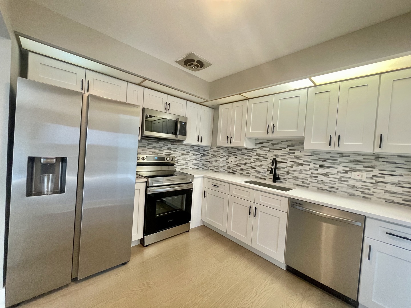 4125 N Keystone Avenue 605