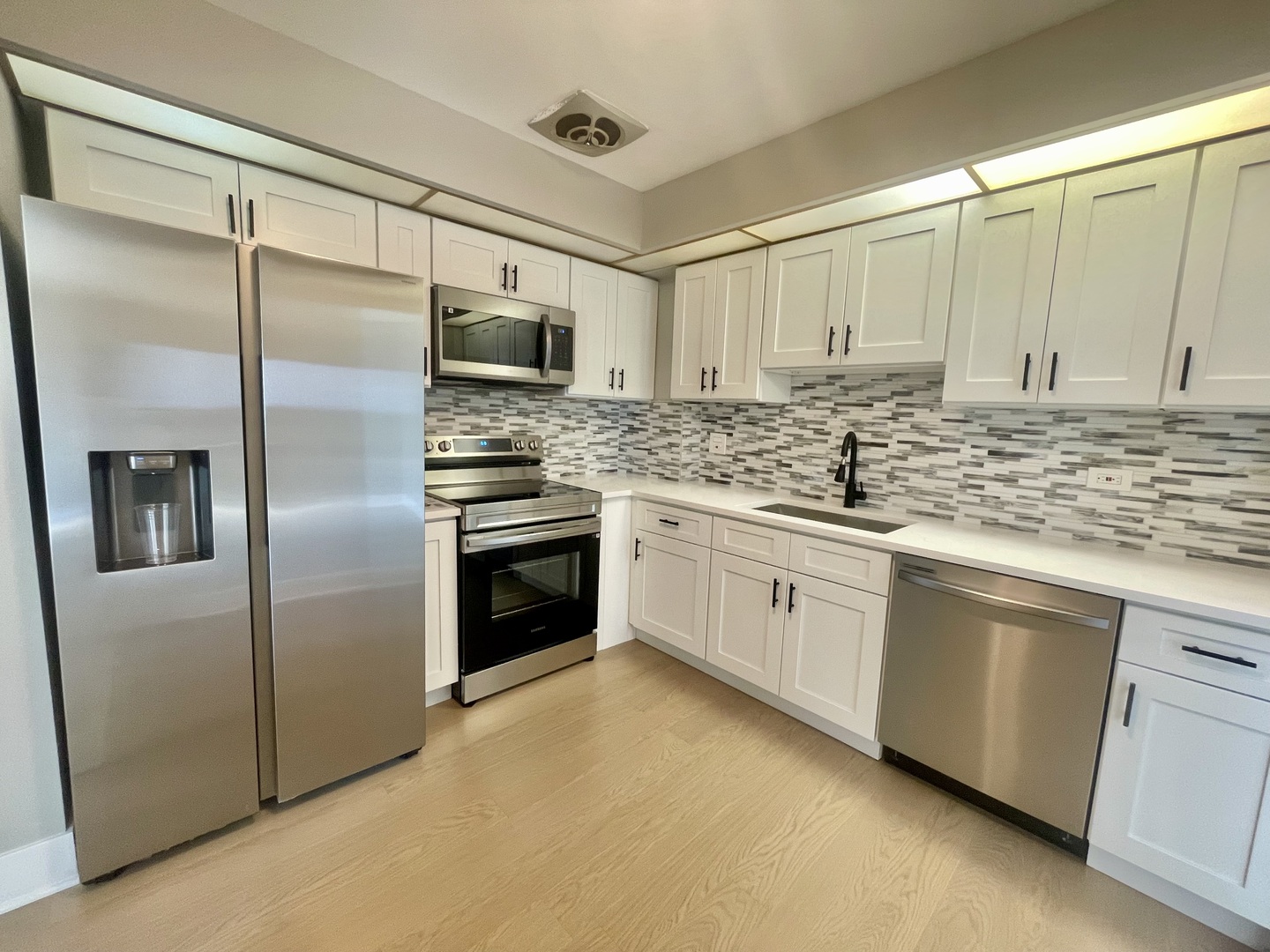 4125 N Keystone Avenue 605