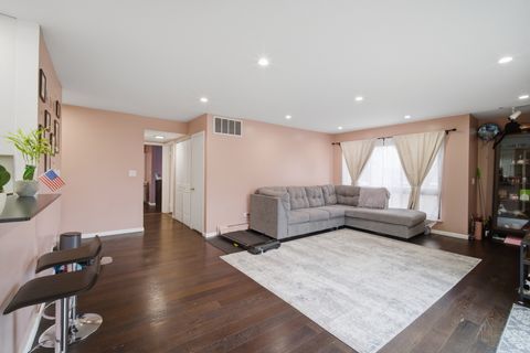 Tiny photo for 1926 Prairie Square #313, Schaumburg, IL 60173 (MLS # 12608146)