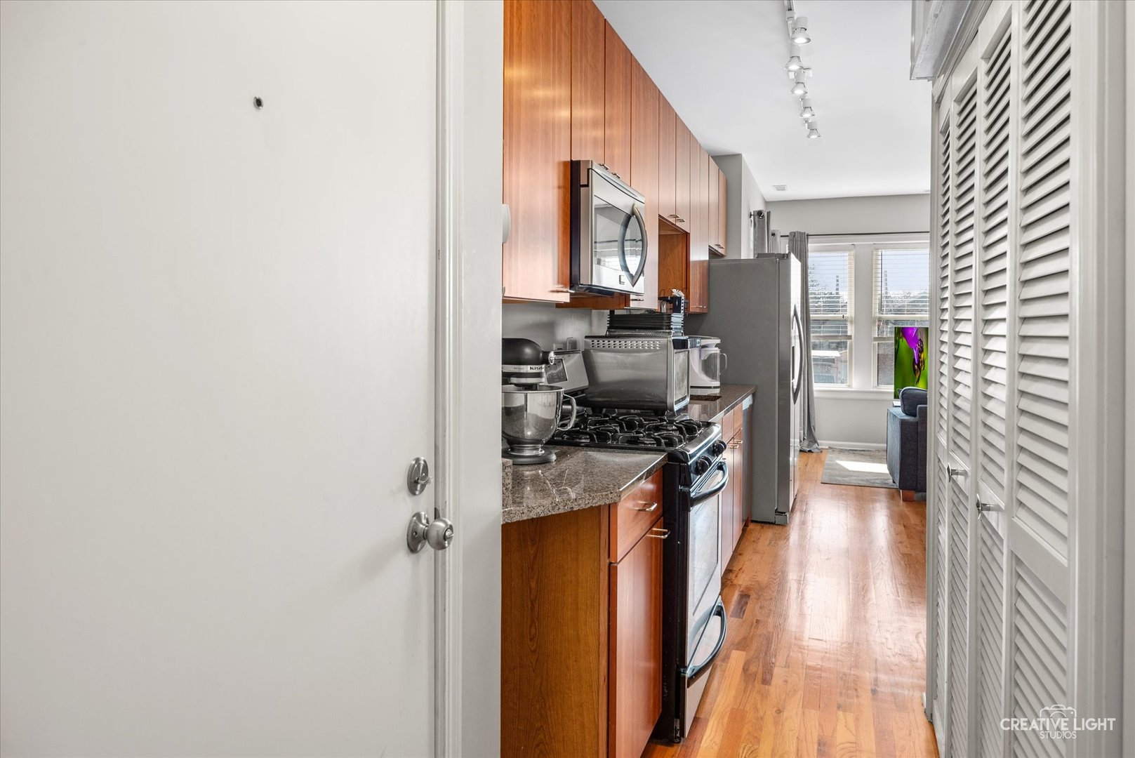 1740 W Foster Avenue 2F