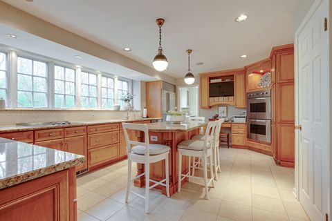 Tiny photo for 22 Regent Lane, Lincolnshire, IL 60069 (MLS # 12623875)