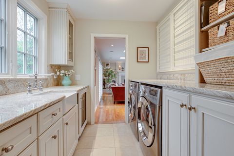 Tiny photo for 22 Regent Lane, Lincolnshire, IL 60069 (MLS # 12623875)