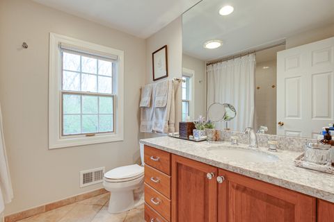 Tiny photo for 22 Regent Lane, Lincolnshire, IL 60069 (MLS # 12623875)