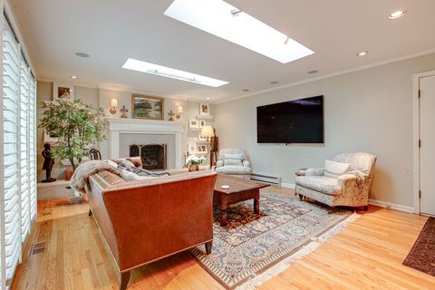 Tiny photo for 22 Regent Lane, Lincolnshire, IL 60069 (MLS # 12623875)