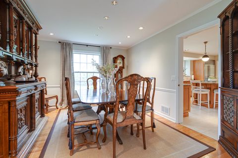 Tiny photo for 22 Regent Lane, Lincolnshire, IL 60069 (MLS # 12623875)