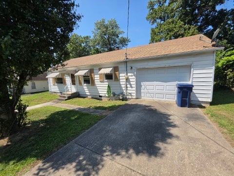 Tiny photo for 713 N 10th Street, Mt Vernon, IL 62864 (MLS # 12741352)