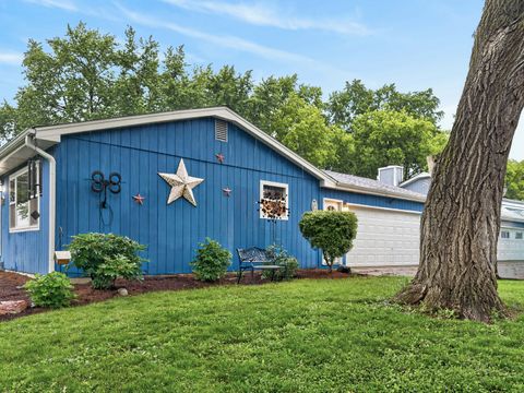Tiny photo for 183 SUNSET Drive, Carpentersville, IL 60110 (MLS # 12654648)