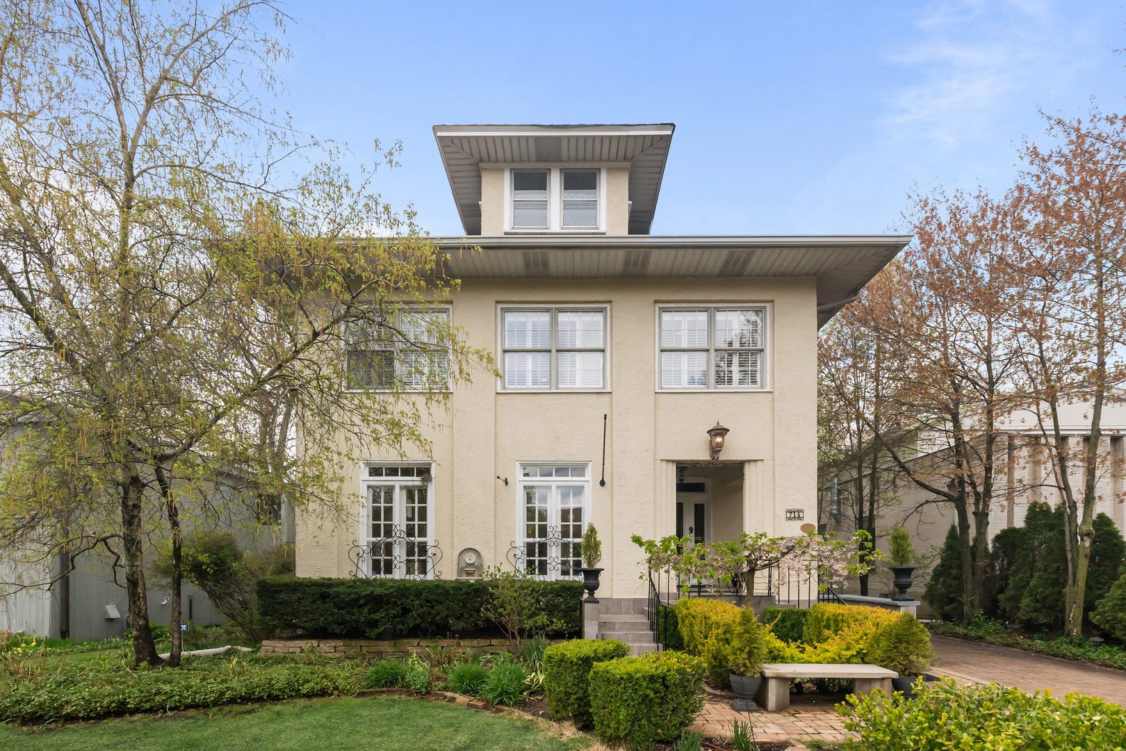 714 SHERIDAN Road