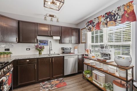 Tiny photo for 2904 Bartlett Court #102, Naperville, IL 60564 (MLS # 12651156)
