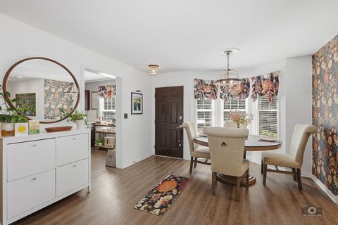 Tiny photo for 2904 Bartlett Court #102, Naperville, IL 60564 (MLS # 12651156)