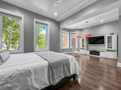 Tiny photo for 461 W Melrose Street, Chicago, IL 60657 (MLS # 12468655)