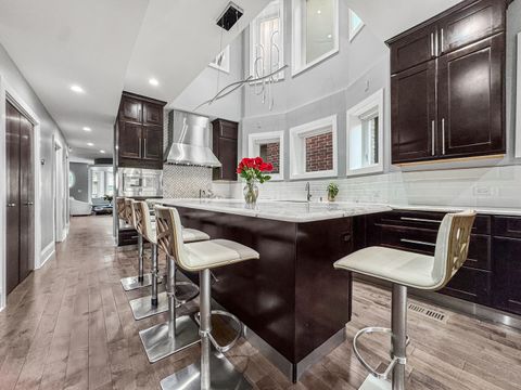 Tiny photo for 461 W Melrose Street, Chicago, IL 60657 (MLS # 12468655)