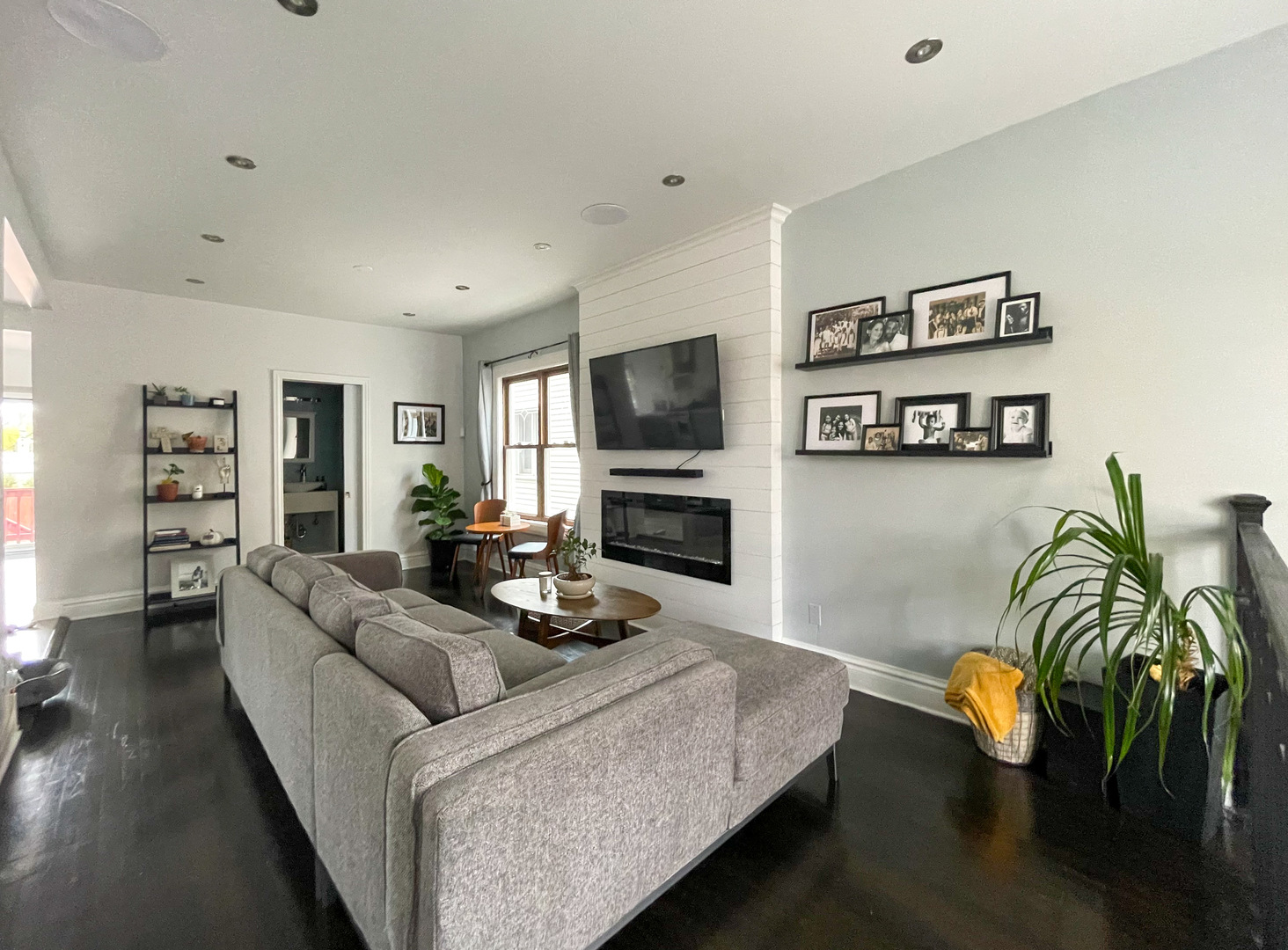 6236 W Cuyler Avenue