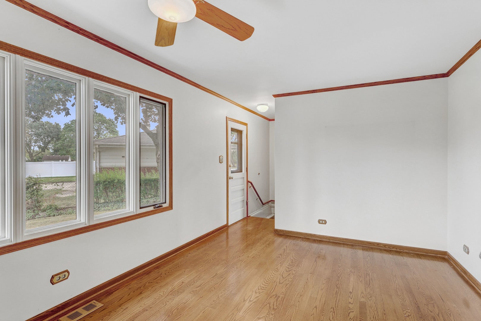 385 Pleasant Street