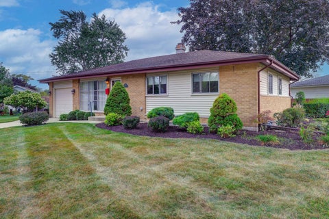 Photo of 385 Pleasant Street, Hoffman Estates, IL 60169 (MLS # 12761078)