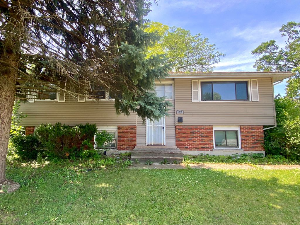 Photo for 3729 169th Street, Country Club Hills, IL 60478 (MLS # 12496785)