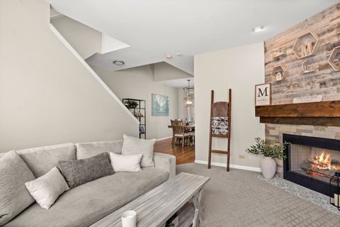 Tiny photo for 521 Pheasant Trail, St. Charles, IL 60174 (MLS # 12634349)