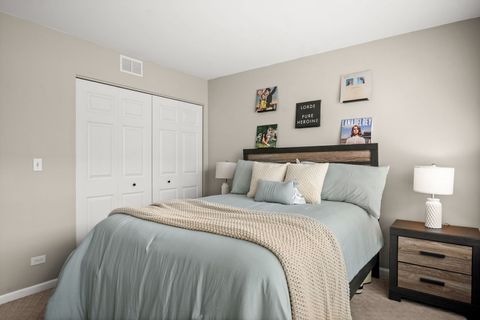 Tiny photo for 521 Pheasant Trail, St. Charles, IL 60174 (MLS # 12634349)