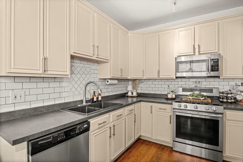 Tiny photo for 521 Pheasant Trail, St. Charles, IL 60174 (MLS # 12634349)