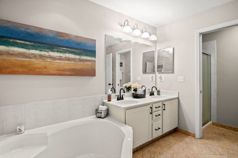 Tiny photo for 521 Pheasant Trail, St. Charles, IL 60174 (MLS # 12634349)