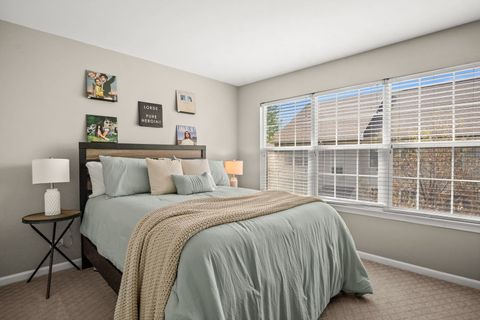 Tiny photo for 521 Pheasant Trail, St. Charles, IL 60174 (MLS # 12634349)