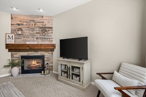 Tiny photo for 521 Pheasant Trail, St. Charles, IL 60174 (MLS # 12634349)