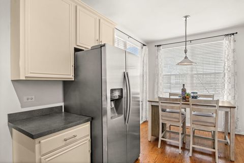 Tiny photo for 521 Pheasant Trail, St. Charles, IL 60174 (MLS # 12634349)