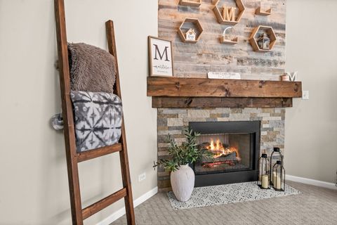 Tiny photo for 521 Pheasant Trail, St. Charles, IL 60174 (MLS # 12634349)