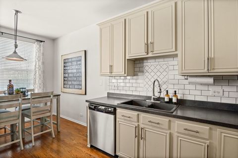 Tiny photo for 521 Pheasant Trail, St. Charles, IL 60174 (MLS # 12634349)