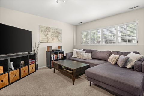 Tiny photo for 521 Pheasant Trail, St. Charles, IL 60174 (MLS # 12634349)