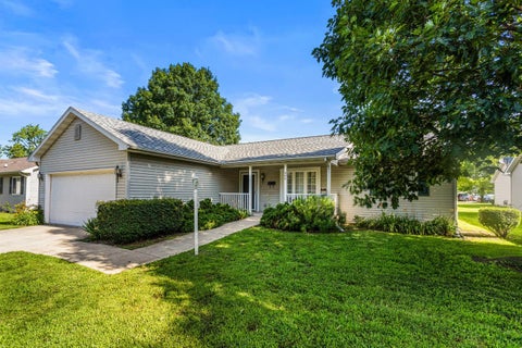 Tiny photo for 406 E Beardsley Avenue, Champaign, IL 61820 (MLS # 12651411)
