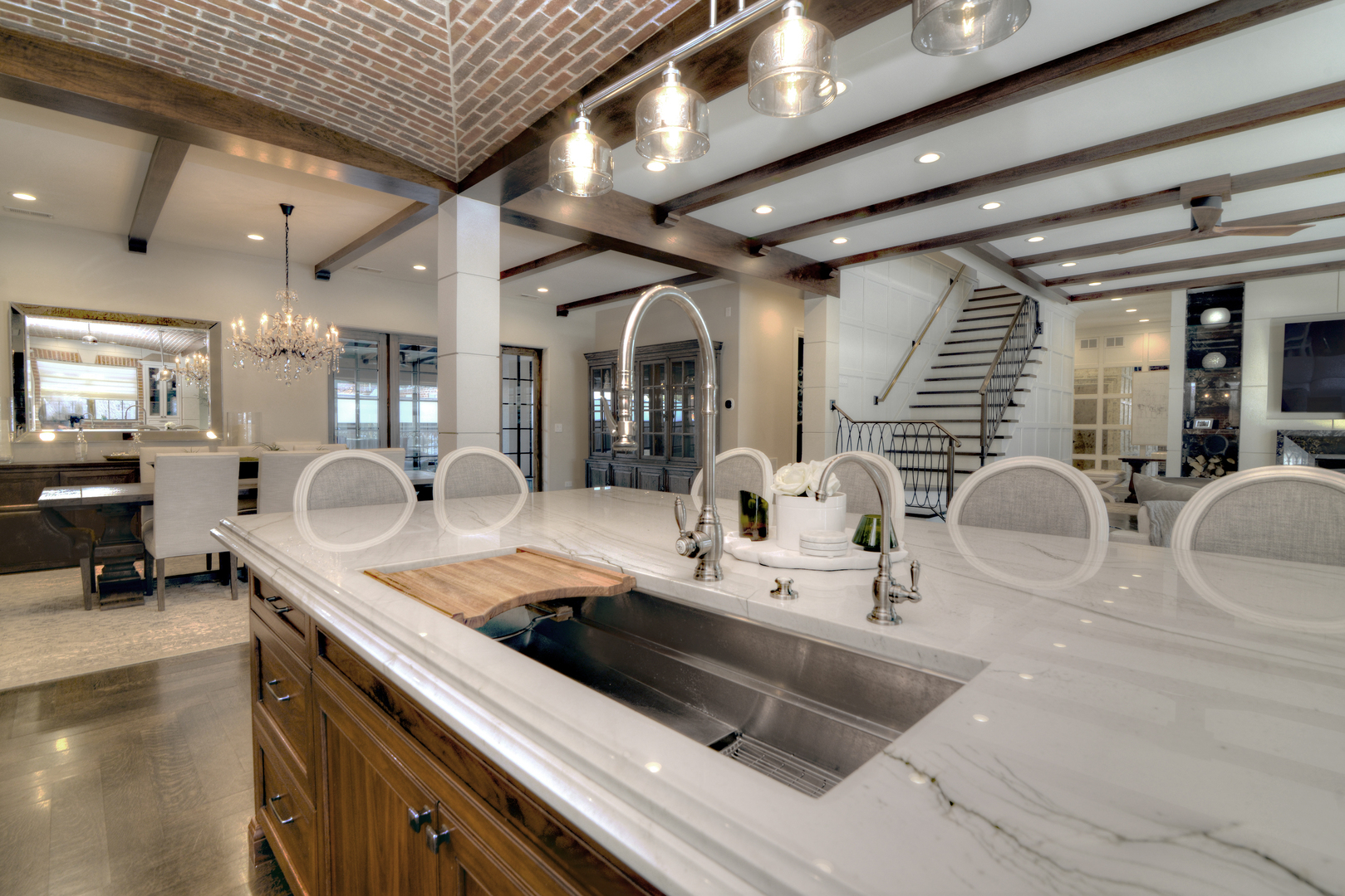 6227 N Sauganash Avenue