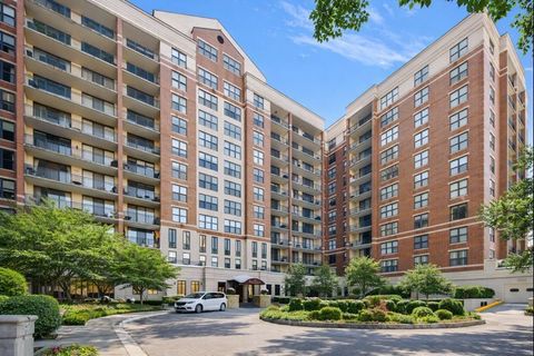 Photo of 55 W Delaware Place #607, Chicago, IL 60610 (MLS # 12625074)