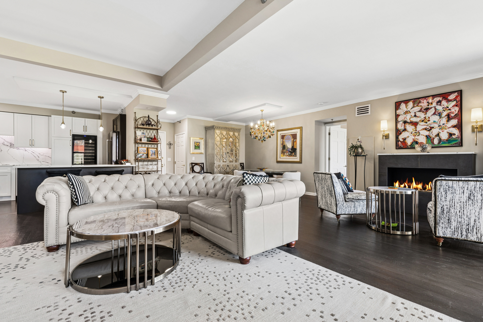 55 W Delaware Place 607