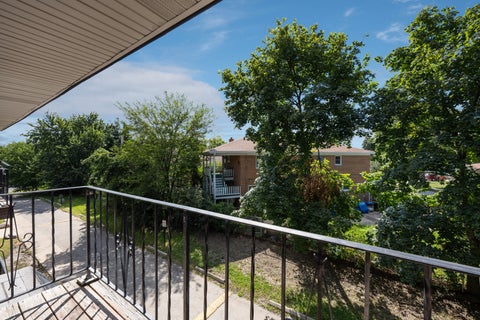 Tiny photo for 215 S Hale Street #9B, Addison, IL 60101 (MLS # 12745914)