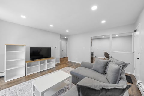 Tiny photo for 215 S Hale Street #9B, Addison, IL 60101 (MLS # 12745914)