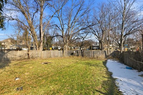 Tiny photo for 101 S Adams Street, Westmont, IL 60559 (MLS # 12567918)
