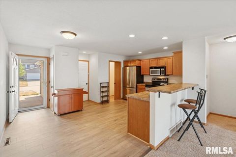 Tiny photo for 5910 AUSTIN Avenue, Davenport, IA 52804 (MLS # QC4267671)