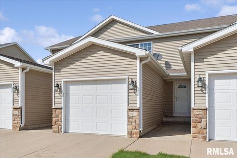 Photo of 5910 AUSTIN Avenue, Davenport, IA 52804 (MLS # QC4267671)