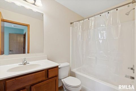 Tiny photo for 5910 AUSTIN Avenue, Davenport, IA 52804 (MLS # QC4267671)