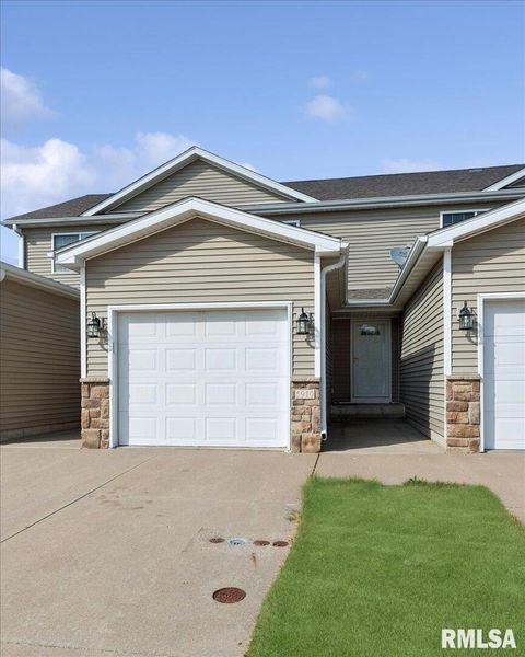 Tiny photo for 5910 AUSTIN Avenue, Davenport, IA 52804 (MLS # QC4267671)